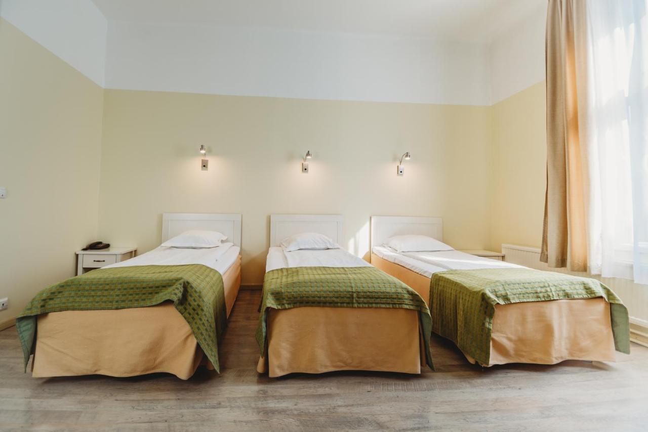 Economy Hotel Tallinn Extérieur photo