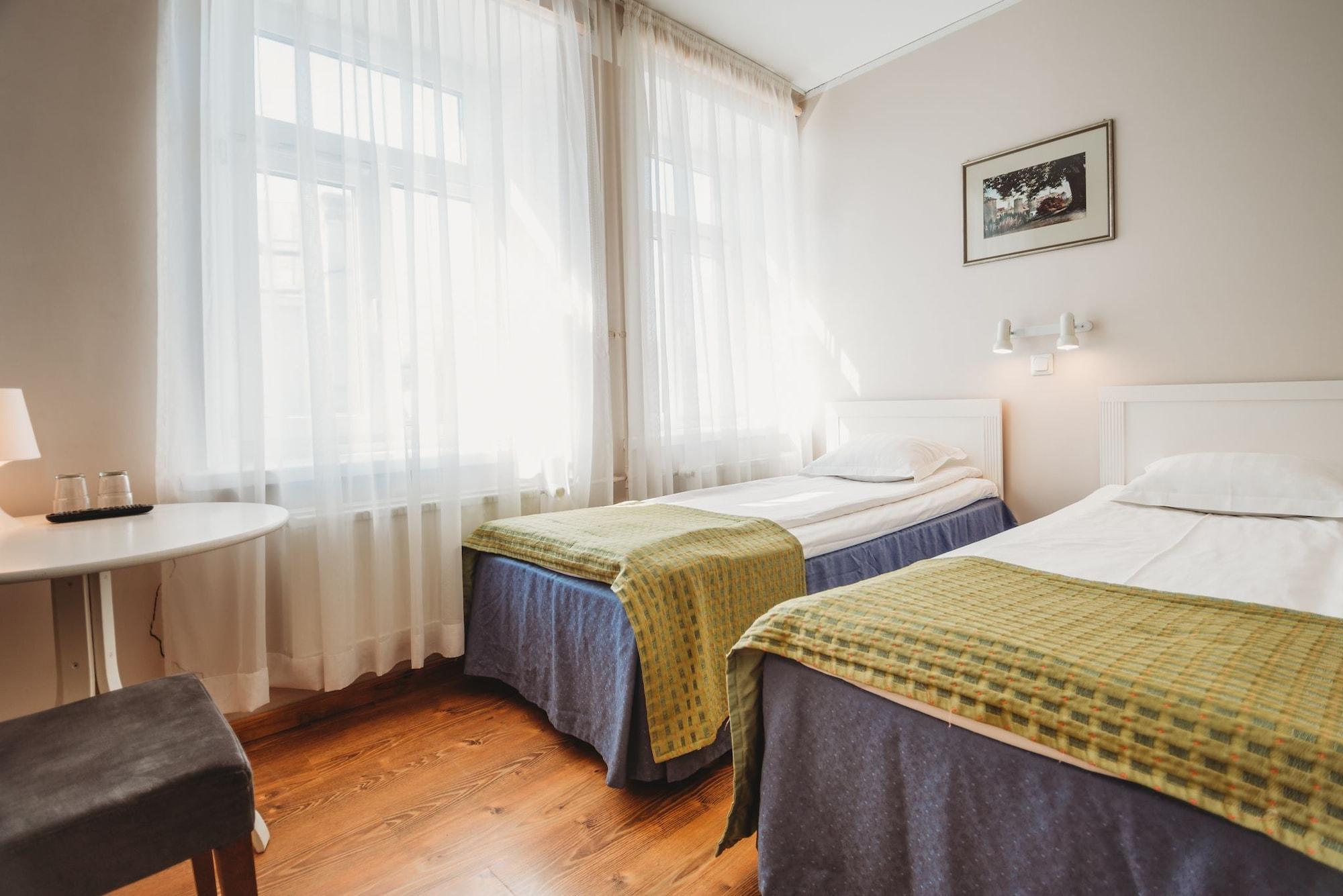 Economy Hotel Tallinn Extérieur photo
