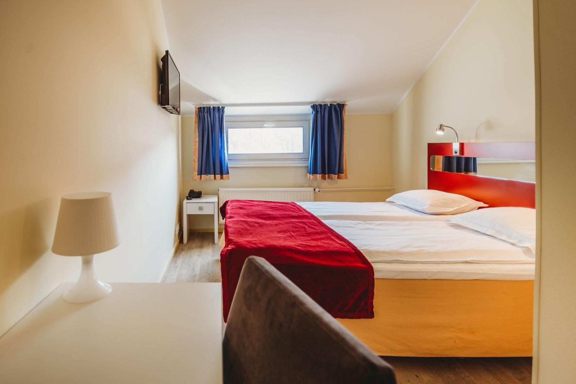 Economy Hotel Tallinn Extérieur photo