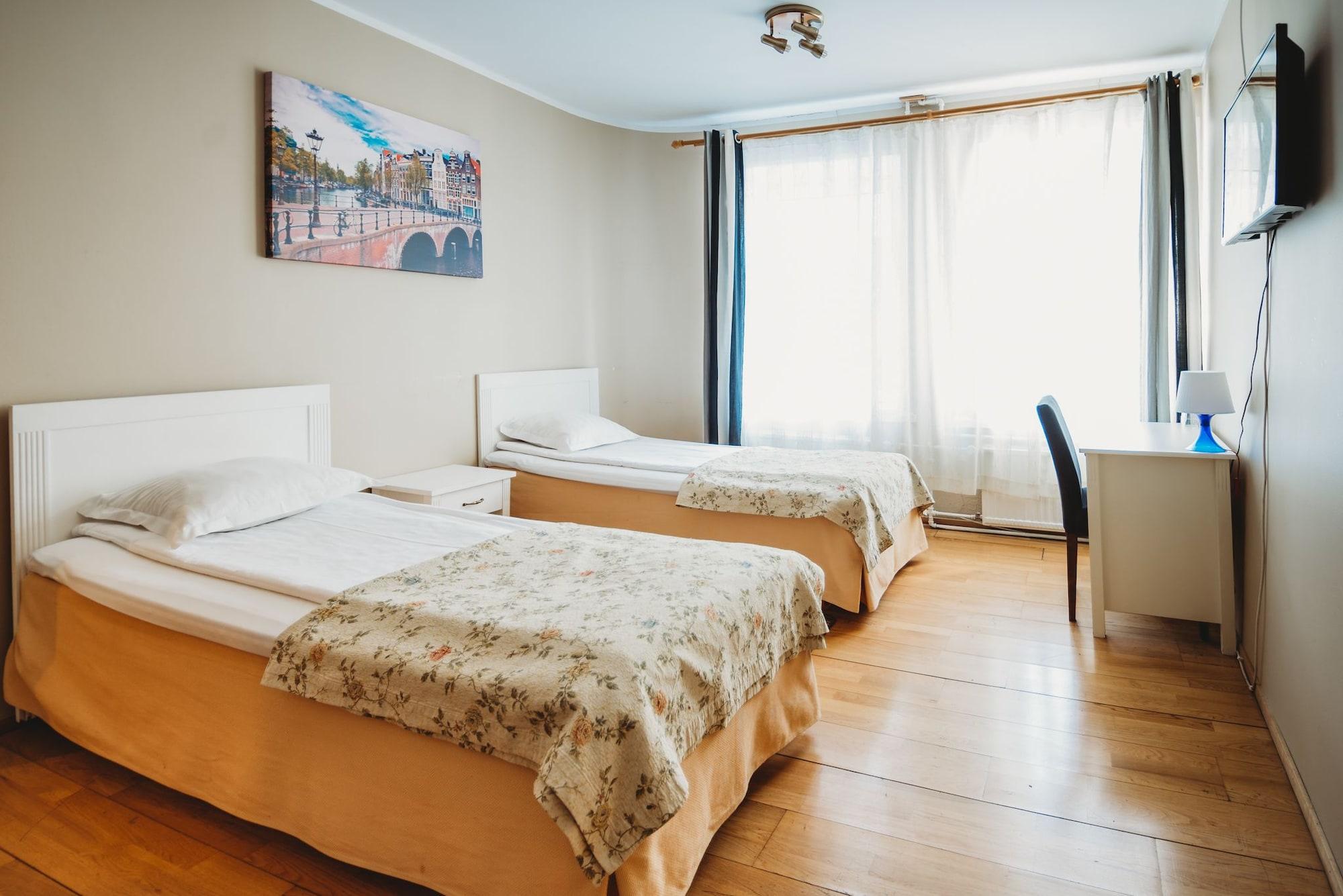 Economy Hotel Tallinn Extérieur photo