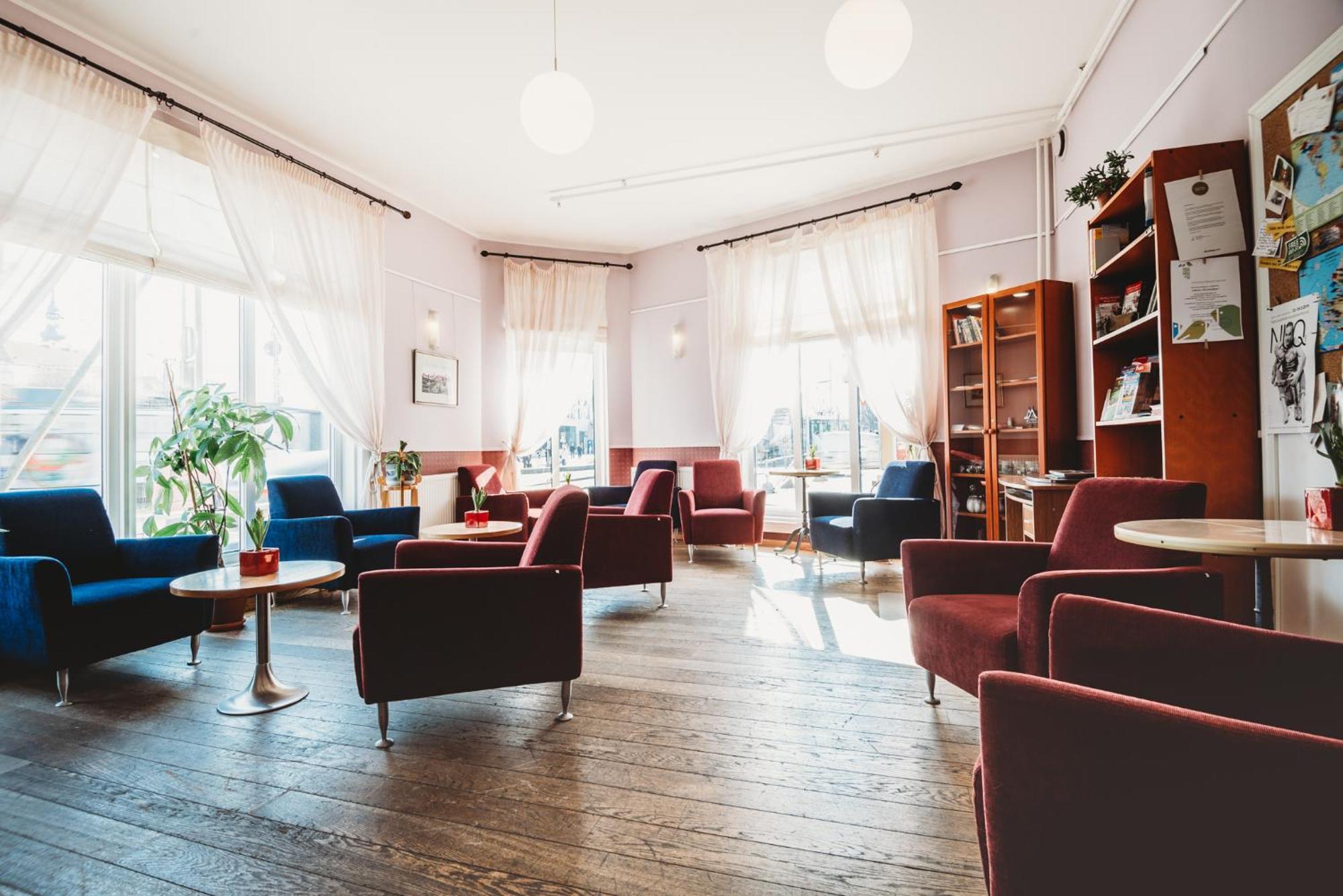 Economy Hotel Tallinn Extérieur photo