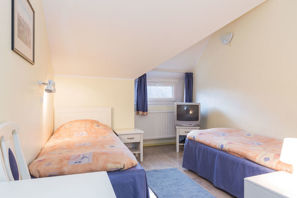 Economy Hotel Tallinn Extérieur photo