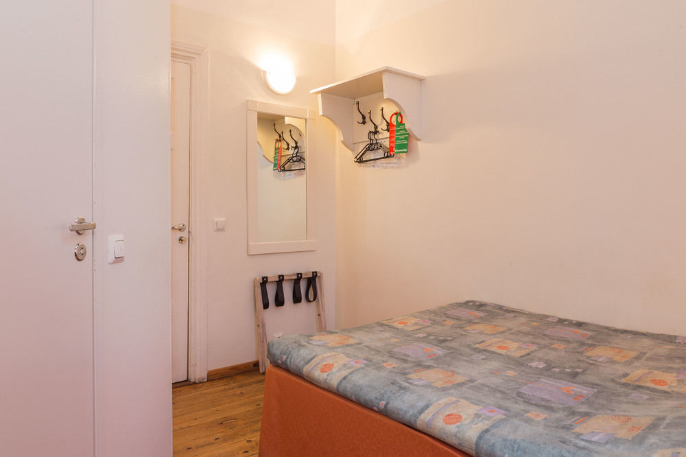 Economy Hotel Tallinn Extérieur photo