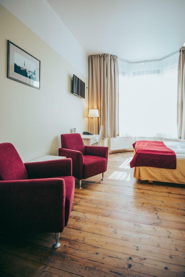Economy Hotel Tallinn Extérieur photo